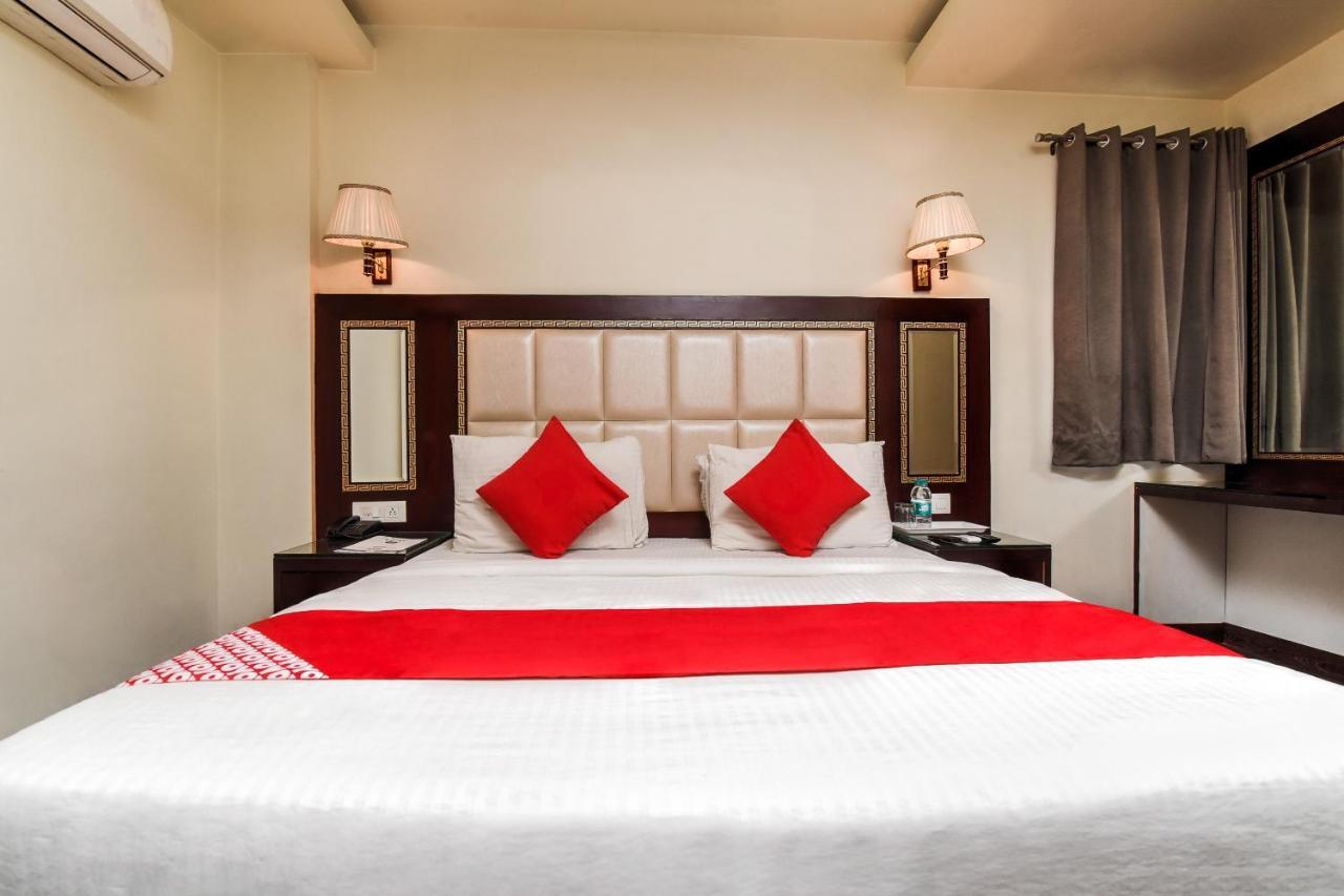 Collection O 76248 Hotel D Crown Yeni Delhi Dış mekan fotoğraf