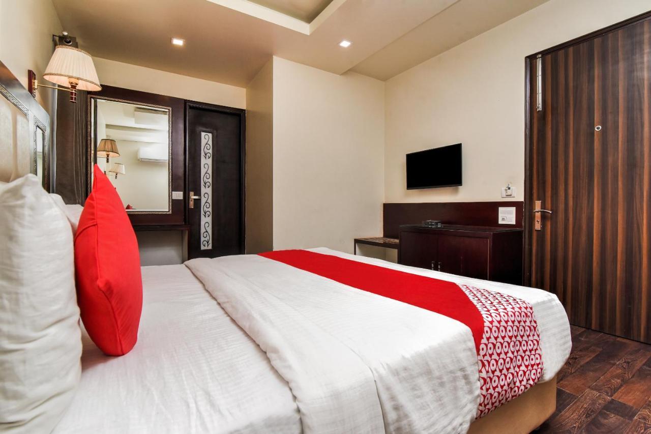 Collection O 76248 Hotel D Crown Yeni Delhi Dış mekan fotoğraf